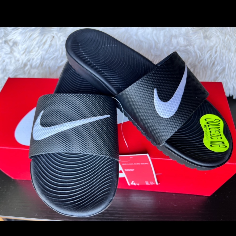 Kids Nike Kawa slides. new in box